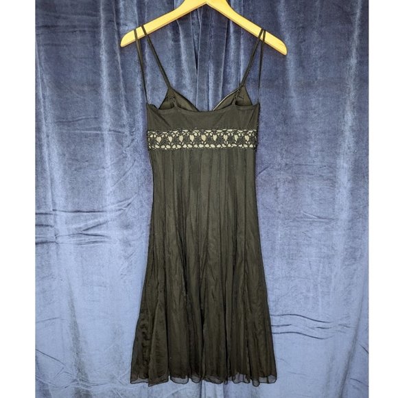 Vintage Ice Beaded and Crocheted Black Dress Size 0 - Picture 4 of 7